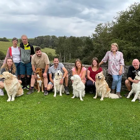 In Ferme De Leuze Nabij Durbuy, Eigen Laadpalen Bed & Breakfast Somme-Leuze